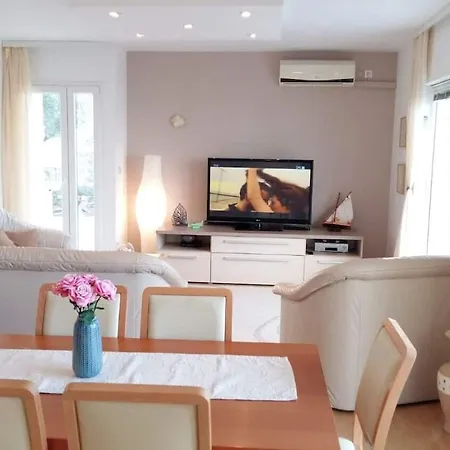 Apartments The View - Close To The Beach & Parking Trogir Zewnętrze zdjęcie